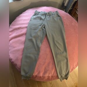Lululemon On The Fly Jogger Grey Sage Size 6 Woven Fabric